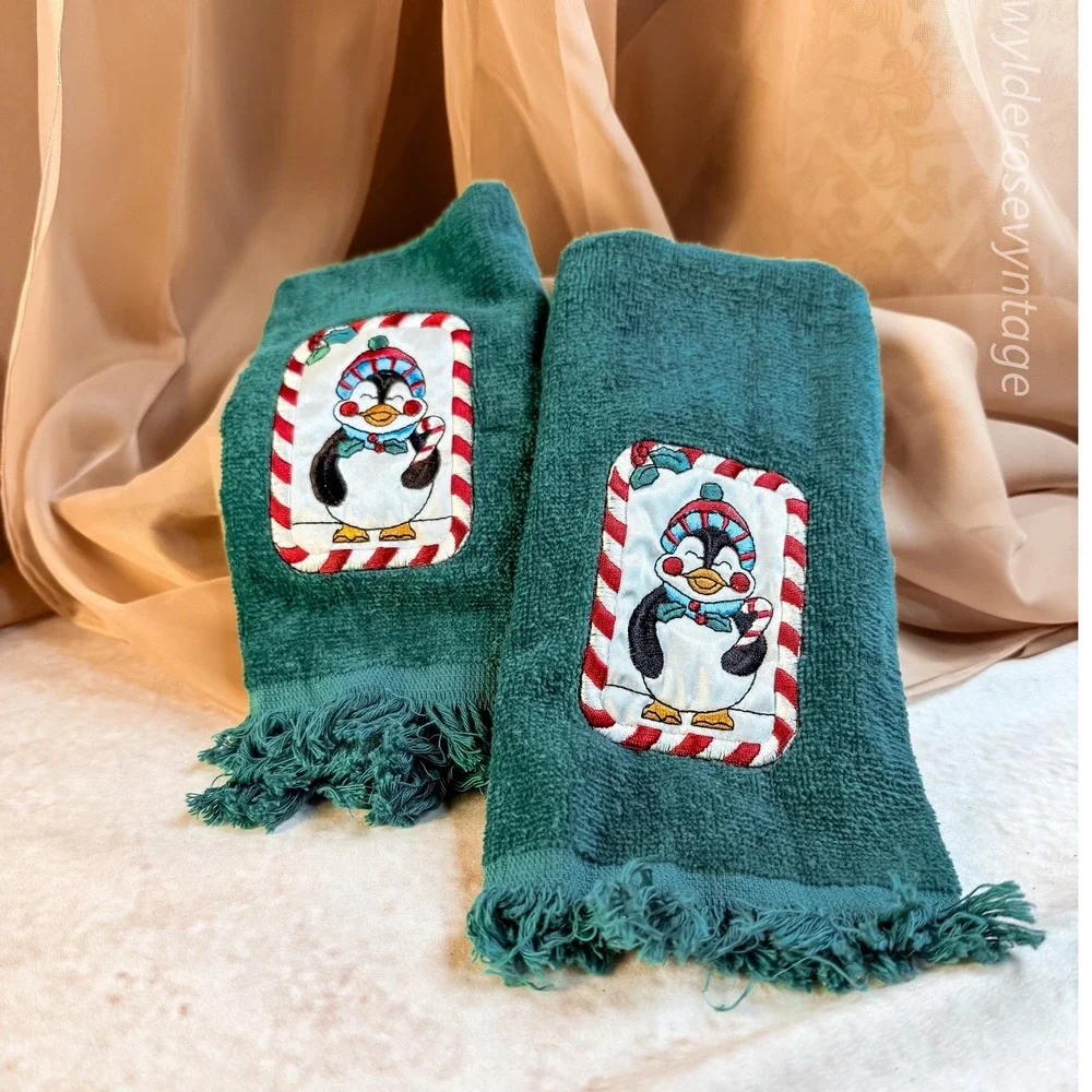 Penguin Holiday Themed‎ Hand Towels